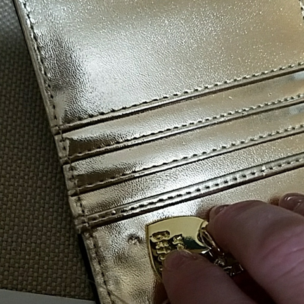 💥🎉BNWT🎉💥 💖Betsey Johnson💖 👛Wallet👛💖 - Picture 8 of 8